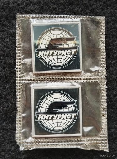 Значки Интурист. В запайке. Цена за один.