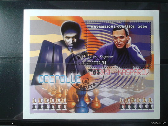 Мозамбик, 2000. Чемпионат мира по шахматам, Карпов-Каспаров. Блок. Mi-6,0 евро гаш.