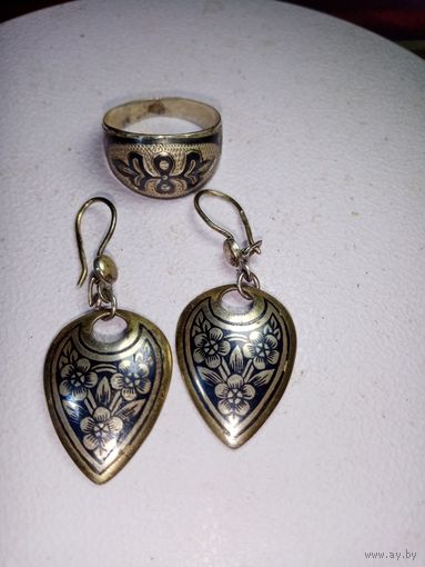 С рубля без мц набор серьги и кольцо.  серьги: 5ЛСЧ  звезда875пр. 4см с застежкой, кольцо: "23М2 звезда875пр. на средний палец.