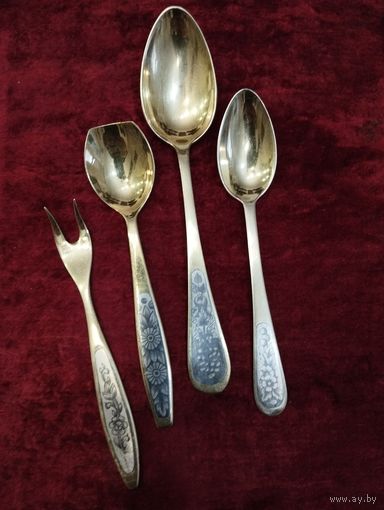 Серебряные ложки, северная чернь. Серебро 875 проба. СССР