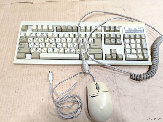 Клавиатура, мышка из 90-х.
