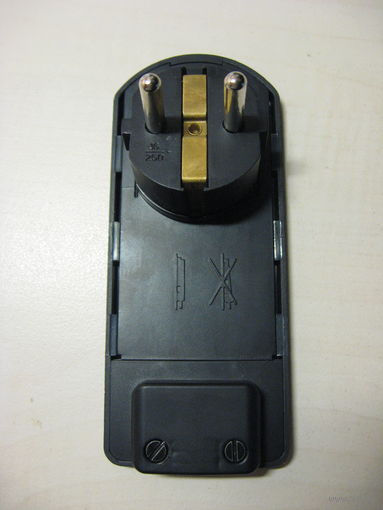 Вилка электрическая 220V, 16A (за шкаф)