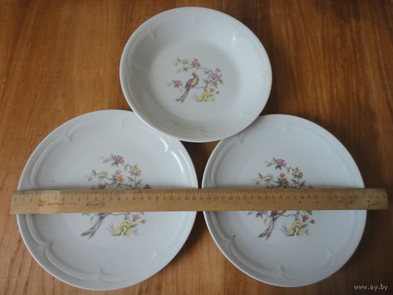 Новогодняя распродажа !Три тарелки ("РАЙСКИЕ ПТИЦЫ" ) ранний ГДР KAHLA