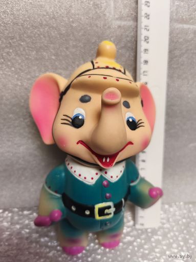 Резиновая игрушка. Слон пожарный. 18