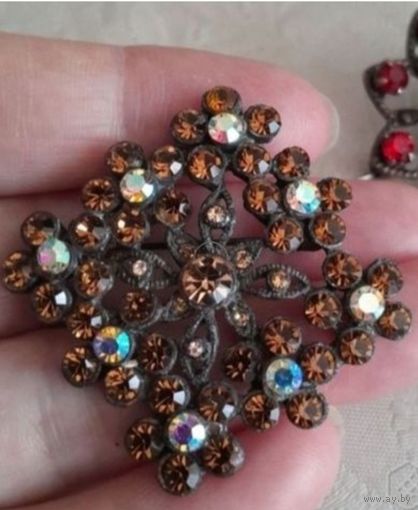 Винтажная брошь.