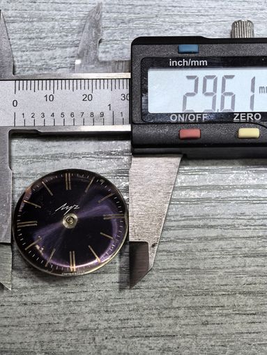 Куплю Циферблат к золотым часам ЛУЧ. Костюмные . диаметр 29.6 мм. механизм 2209