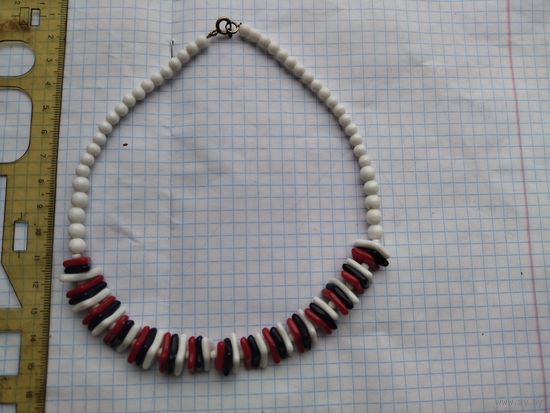 Бусы винтажные