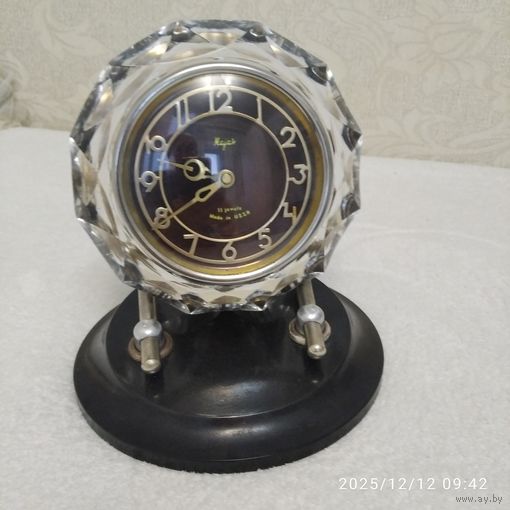 Часы настольные "Маяк"