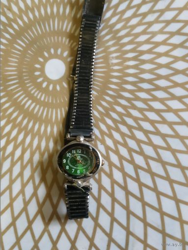 Часы наручные с ремешком WAIBA . В ремонт,коллекцию,на запчасти. Состояние на скане.