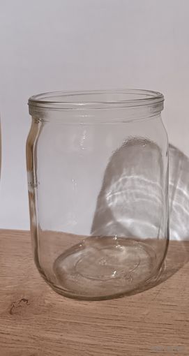 Банка стеклянная 0.5 л под закатку железными крышками