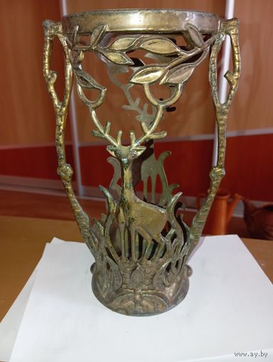 Металлическая подставка для вазы ( не магнит ). 21 см .