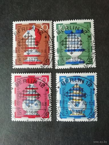 Западный Берлин. 1972 Серия из 4 марок "Фарфоровые шахматные фигуры" (гашеные с клеем и наклейками) Mi.435-438 каталог 5.00 евро