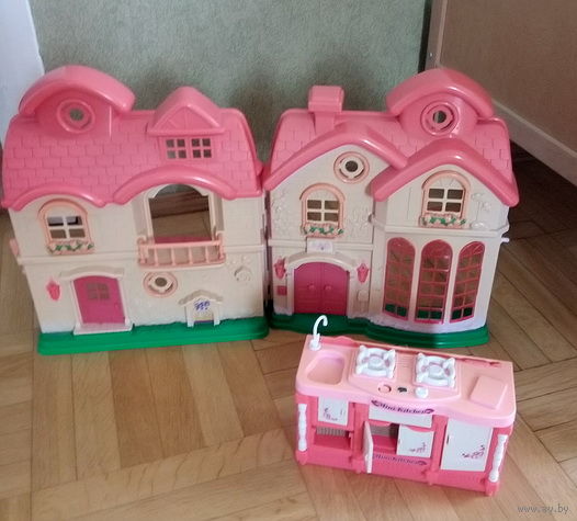 Кукольный домик и кухонный столик ( цена за все)