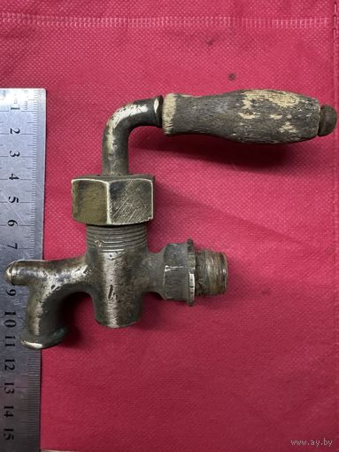Старинный  бочковой кран.