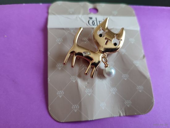 Брошь  Щенок с подвеской