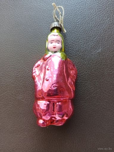 Ёлочная игрушка "МАЛЬЧИК В ПАЛЬТО И ШАПКЕ УШАНКЕ", стекло, подвес. (СССР, 1950-1960 гг.). (2)