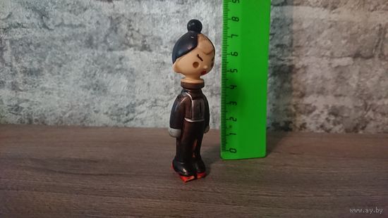 Игрушка СССР "Лыжник". Колкий пластик.