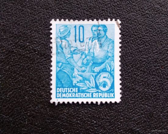 Марка ГДР 1957 год Стандартный выпуск