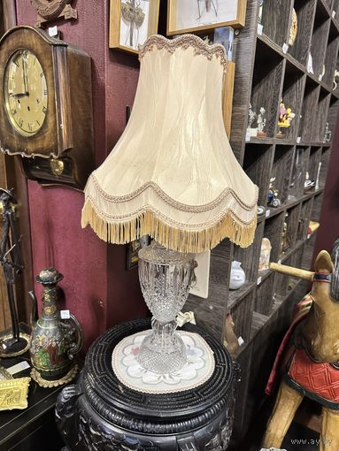 Очень красивая, большая,настольная лампа, Европа, много лотов с рубля