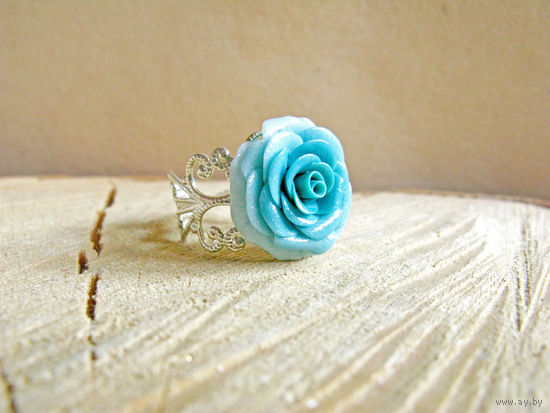 Кольцо ручной работы с голубой розой