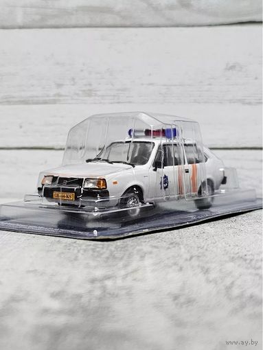 Volvo 343 Полиция Голландии (из серии Полицейские машины мира N 62)