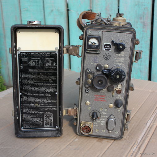 Радиостанция Р-105М СССР .