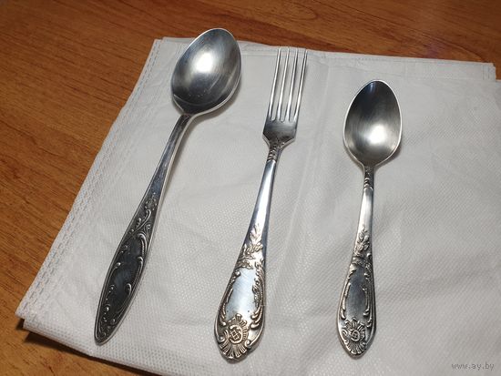 Ложки и вилка нейзильбер