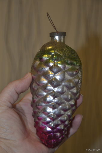 Шишка большая кремлевская игрушка