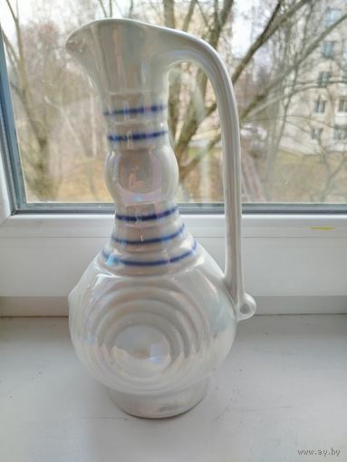 Фарфоровый кувшин с перламутровым покрытием