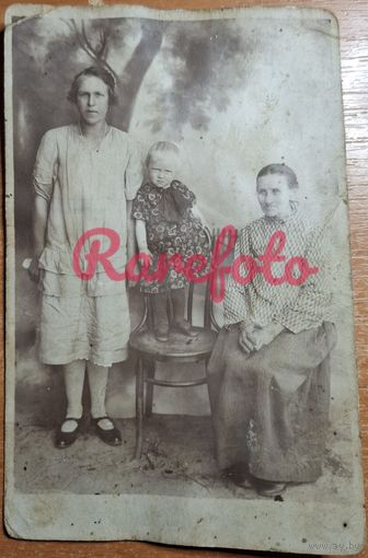 1930-е Открыточный формат студийное фото семья ретро типажи