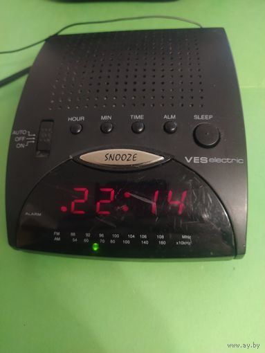 Радиоприемник с часами VESelectric SNOOZE из коллекции