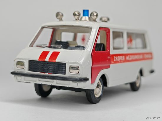 Модель РАФ-М-22031 "Скорая медицинская помощь" RAF-М-22031 СССР 1/43 С рубля.