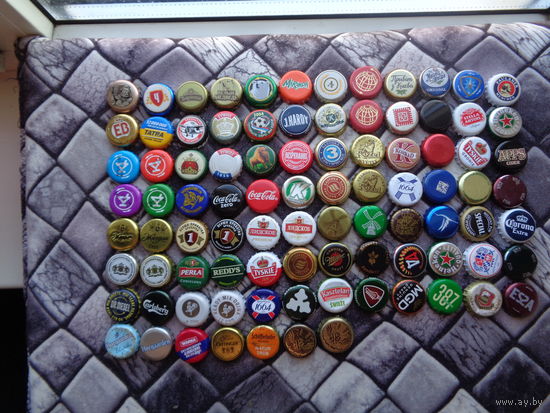 Крышки пивные (цена за все что на фото)