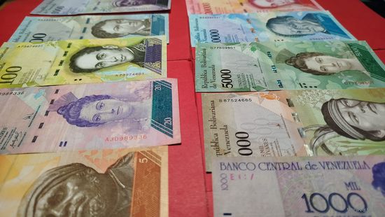 10 шт. Боливары Венисуэла. 1998-2017. С рубля. (08).