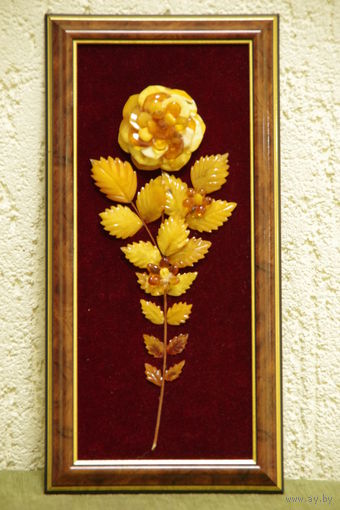 Панно из натурального янтаря ( 14 см х 28,5 см ) все целое