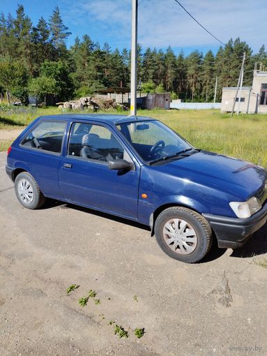 Автомобиль Форд Фиеста