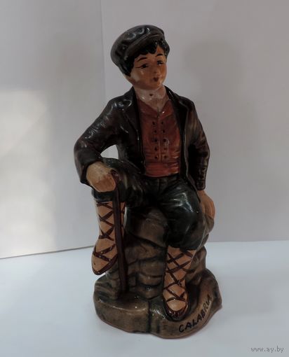 Статуэтка "Мужчина с тростью" 60-е годы Европа. Керамика. Высота 20 см.