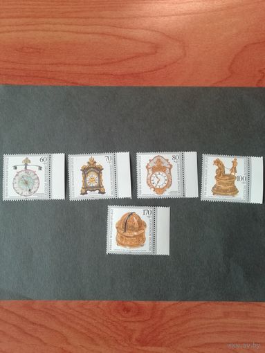 Германия. 1992 Серия из пяти марок "Благотворительный выпуск. Антикварные часы" (чистые**) Mi.1631-1635 каталог 10.00 евро
