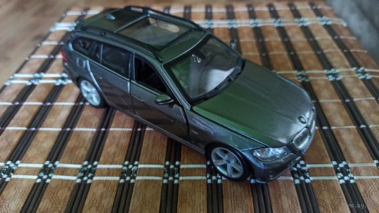 BMW 3 Series Touring  1/24