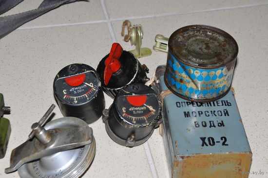 Редчайший  экспонат из  первых  НАЗов лётчиков-баночку "серебрянной" воды -для спасательных плотов!