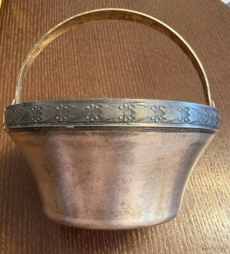 Сахарница СССР . Серебро 916 проба .  Вес 192 грамма