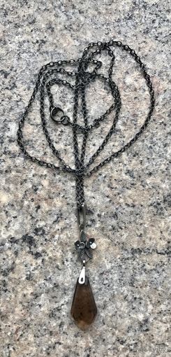 Кулон на цепочке. Колье