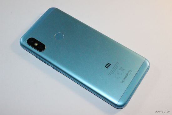 Телефон Xiaomi Mi A2 Lite 4GB/64GB (голубой)