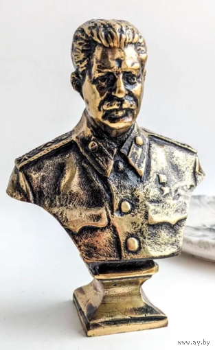Бюст Бюст Сталин И.В. Латунь