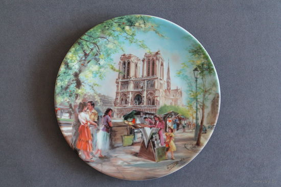Тарелка коллекционная [1988г., Франция, D'Arceau-Limoges, Нотр-Дам, Bradex #18-D15-13.1] D=21,5см.