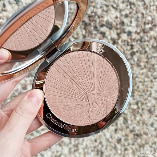 Charlotte Tilbury Hollywood Superstar Glow Highlighter