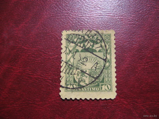 Марка Герб (10 сантимов) 1927 год Латвия