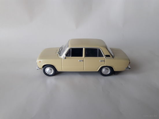 ВАЗ-21011 "Жигули" Деагостини 1:43 Обмен возможен Автолегенды СССР Deagostini