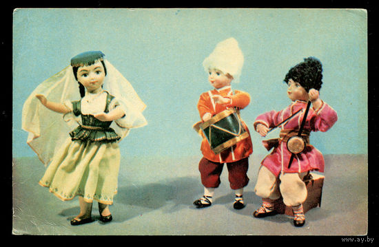 Куклы в азербайджанских национальных костюмах. 1967
