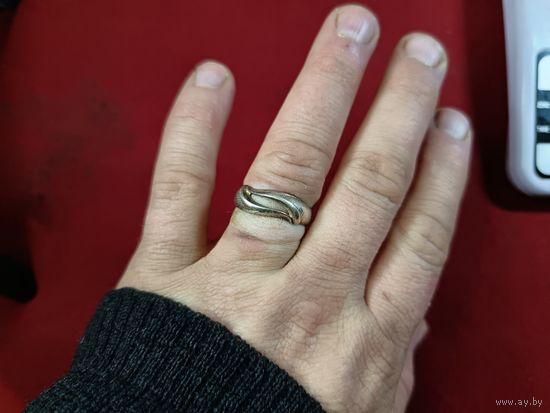 С рубля без мц. кольцо на средний палец. рЗвезда925пр. диам 2см.